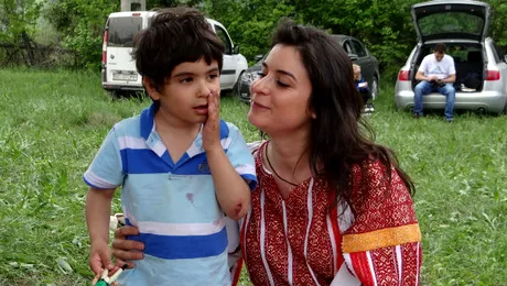 Aniela Petreanu – Cum să fii şic în costum popular