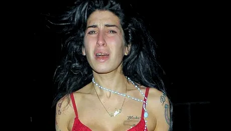 „Drogurile au distrus-o pe Amy”, spune tac’su