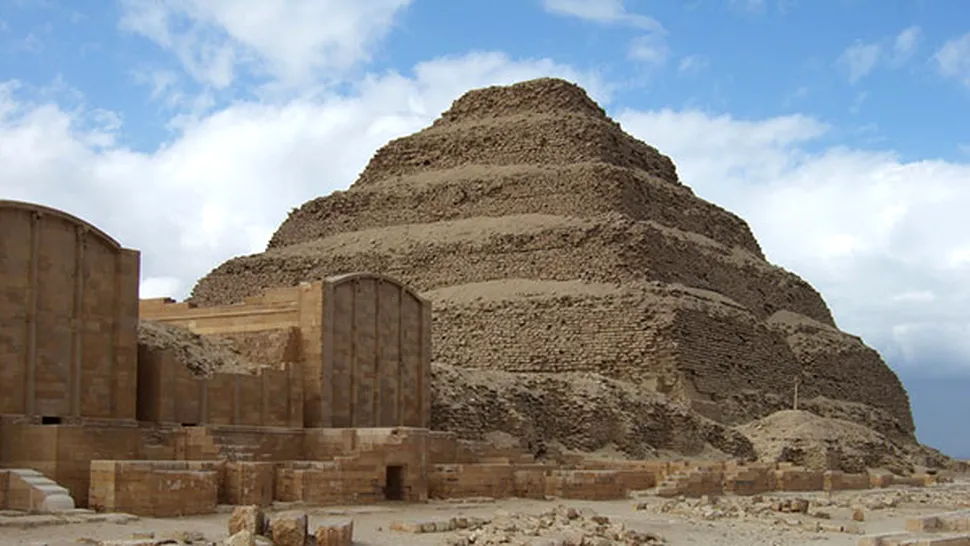 Prima piramidă egipteană, cea a faraonului Djoser, în pericol de prăbușire