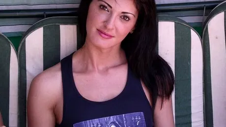 Ea este sora celui mai dorit prezentator din România