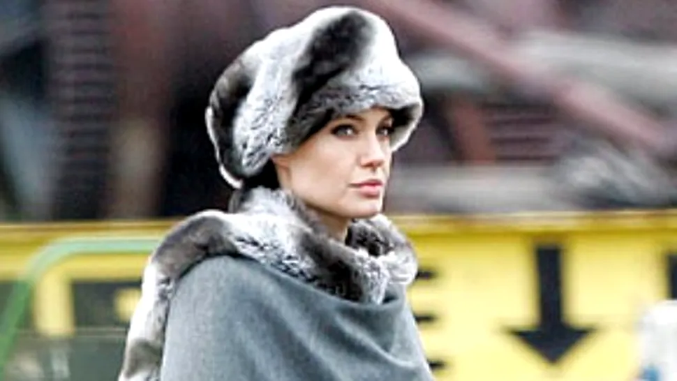 Angelina Jolie poarta doar blana artificiala