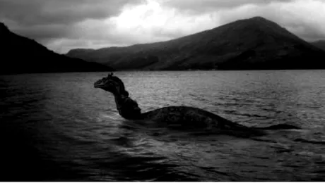 Monstrul din Loch Ness şi-a făcut din nou apariţia!? Un turist din Grecia l-ar fi fotografiat!
