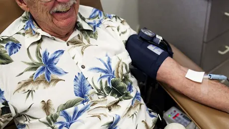 Bărbatul care a donat 378 de litri de sânge, în 36 de ani!