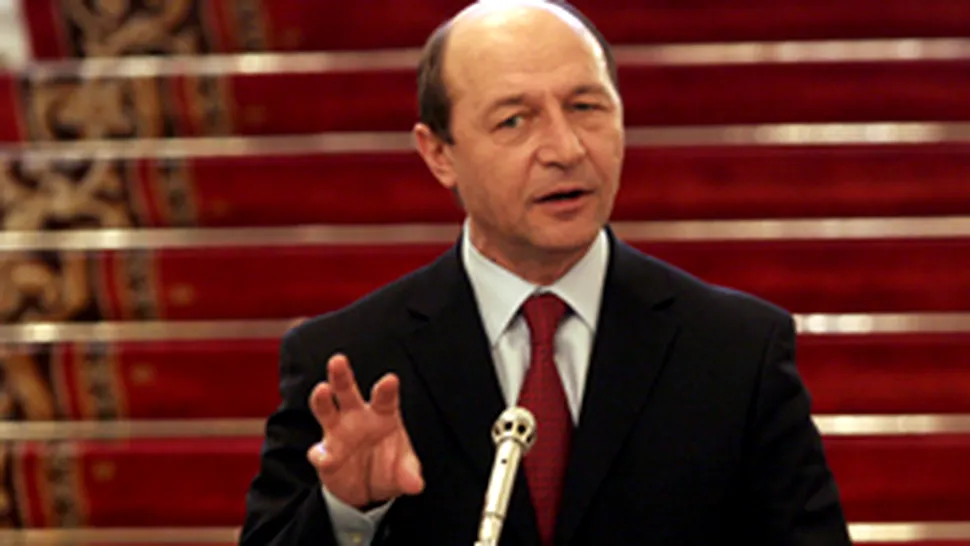 Basescu: Suspectez o 