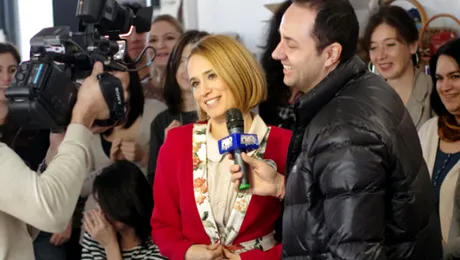 Andreea Esca a primit sacou cu imprimeul Happylicăi