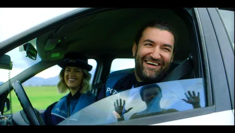 Cine joacă în comedia “Oh, Ramona” şi cu câtă nuditate vine rolul lui Smiley de Ziua Îndrăgostiţilor
