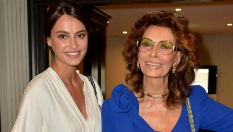 Apariţie de SENZAŢIE: Catrinel Menghia şi Sophia Loren la Cannes