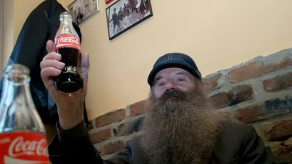 De 40 de ani, un pensionar bea doar Coca Cola!