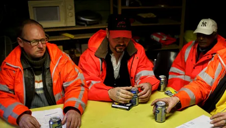 Unde și de ce muncitorii sunt plătiți cu bere și țigări!