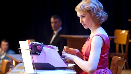 Domnişoara populară – cea mai rapidă dactilografă din lume!