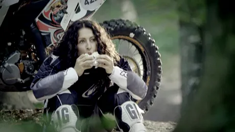 Mihaela Rădulescu face reclamă la mezeluri