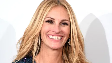 Julia Roberts, mesaj radical : “Am obosit să port o faţă străină. Ştiu că am riduri. Vreau să mă acceptaţi aşa cum sunt.””