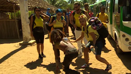 Dansurile din Madagascar i-au pus în dificultate pe concurenţii din ”Ultimul Trib”