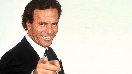 Julio Iglesias a suferit o intervenţie chirurgicală la spate