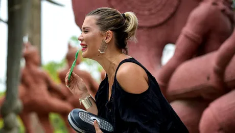 Lora şi Ionuţ Ghenu continuă cursa ,,Asia Express”