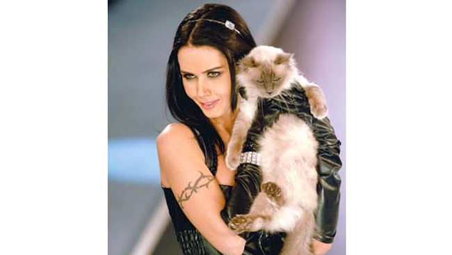 Oana Zavoranu si motanul Marty