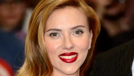 Scarlett Johansson se căsătoreşte cu un jurnalist