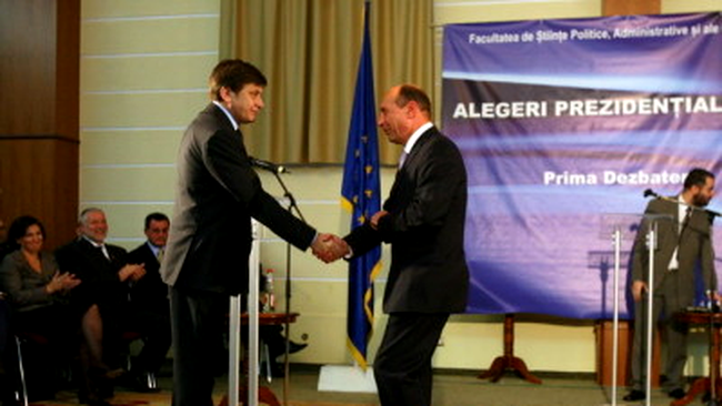 Crin Antonescu si Traian Basescu s-au mai infruntat si saptamana trecuta in holul unui hotel din Cluj