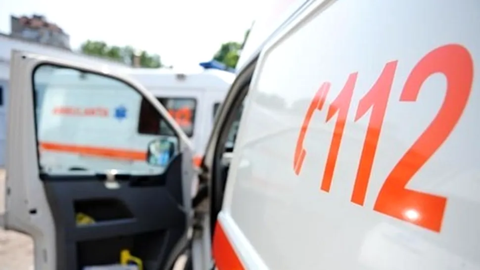 Un mort și 16 răniți, în urma unui grav accident în județul Suceava