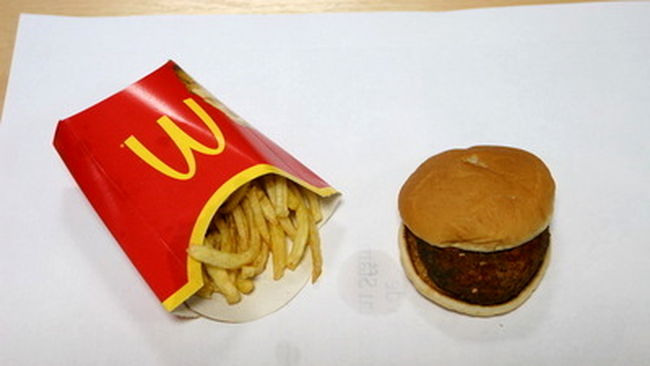 Hamburgerul si cartofii prajiti in a sasea luna de la cumparare