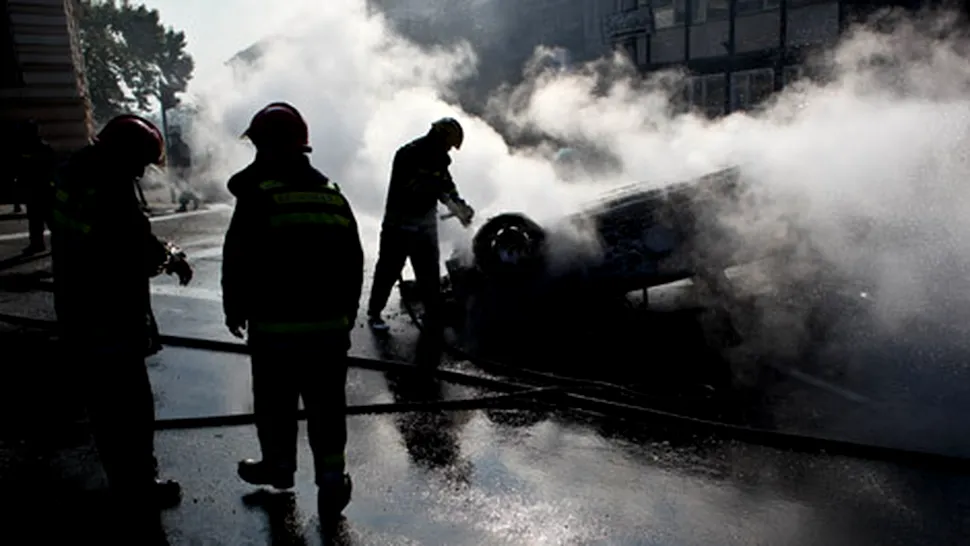 13 mașini incendiate în cartierul bucureștean Drumul Taberei