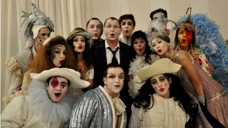 Un celebrul compozitor semnează coloana sonoră a filmului ”Funeralii fericite”