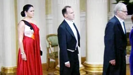 Rochia cu „Angry Birds”, vestimentatia „soc” la dineuri (Poze)