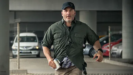 Demonstraţii de tehnici de urmărire şi evadare pe străzile din Bucureşti