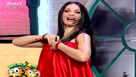 Deea Maxer s-a dezbrăcat în direct la TV!