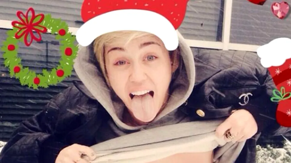 Miley Cyrus, topless pe o felicitare de Crăciun: “Free the Nipple”