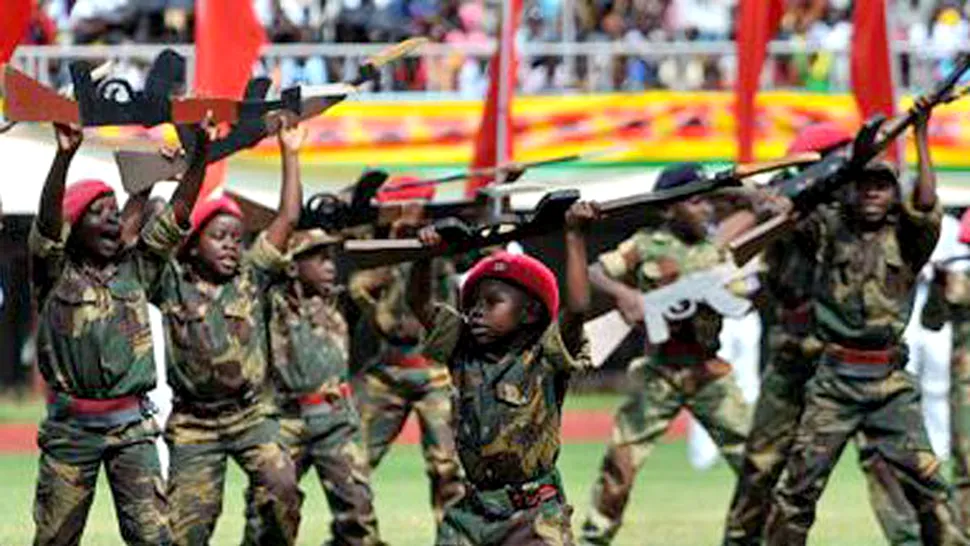 Zimbabwe aniverseaza independenta cu o parada a cadetilor