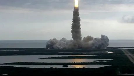 Naveta Endeavour a ajuns in spatiu (Poze & video)