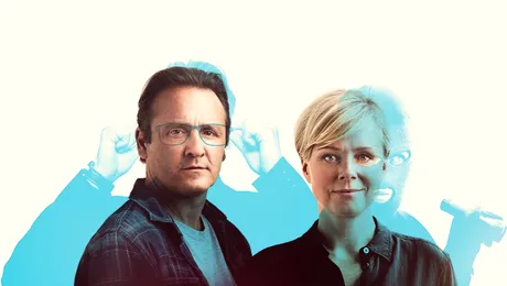 Serialul „Pro și Contra”, despre aventurile unei familii de escroci profesioniști simpatici, la Focus Sat TV