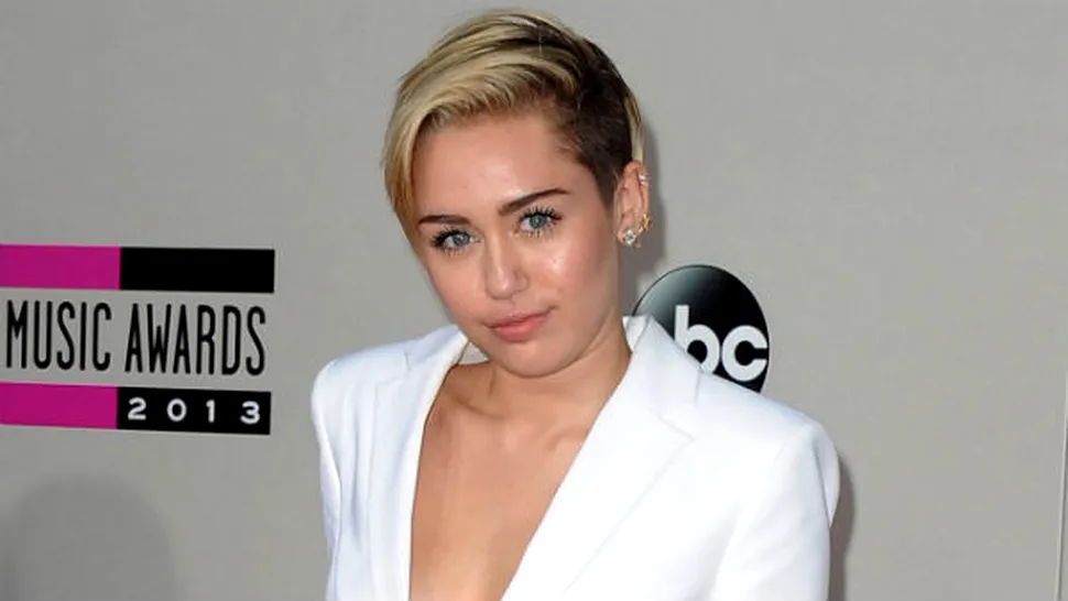 Miley Cyrus a fost prădată de hoţi