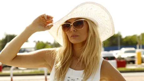 Plăcerile Laurei Cosoi!