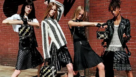 Fiul lui Will Smith, reclamă în haine de damă!