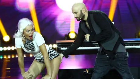 Mihai Bendeac pipăie posteriorul unei concurente de la iUmor – FOTO