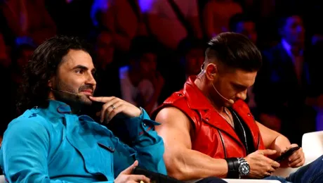 Pepe inventează poveşti şi se joacă acasă, cu fetiţele sale, de-a „Next Star”