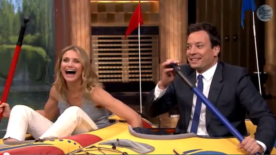 Cameron Diaz s-a dat cu un caiac gonflabil într-un studio de televiziune (VIDEO)