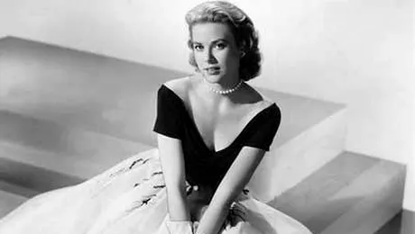 Hainele actritei Grace Kelly, expuse la Muzeul London’s V&A