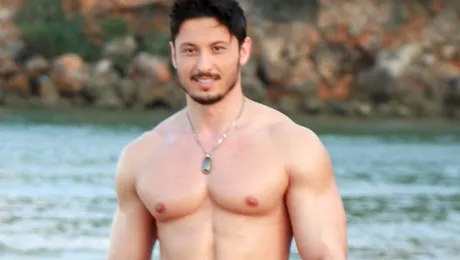 „Temptation Island – Insula iubirii”: Ispita Sorin îi fură primul sãrut Loredanei