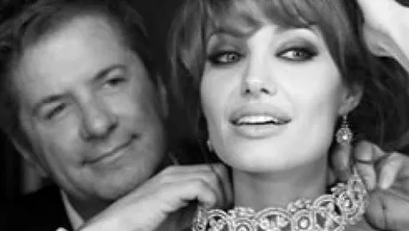 Angelina Jolie prezintă o colecție proprie de bijuterii, în sudul Franței