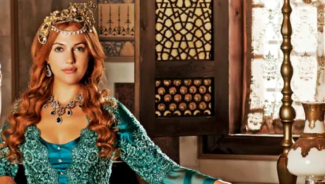 Meryem Uzerli, actriţa din Suleiman Magnificul, se întoarce cu un nou proiect