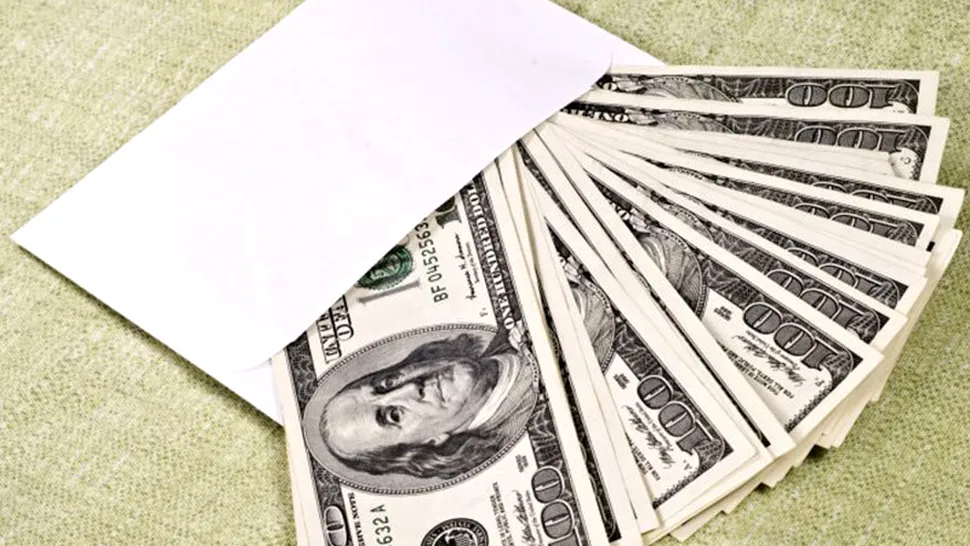 10 oameni care au găsit sume mari de bani și le-au returnat