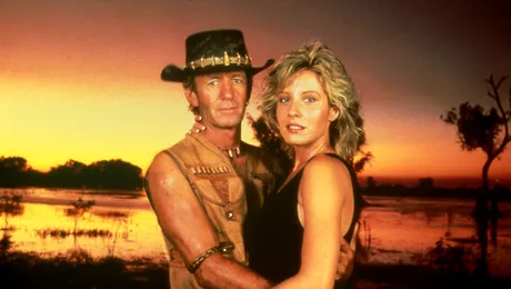 Îi mai ţineţi minte pe Crocodile Dundee şi pe iubita lui? Cum arată cuplul acum!
