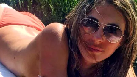 FENOMENALĂ! Elizabeth Hurley, în costum de baie la 51 de ani! Actriţa sfidează timpul – FOTO