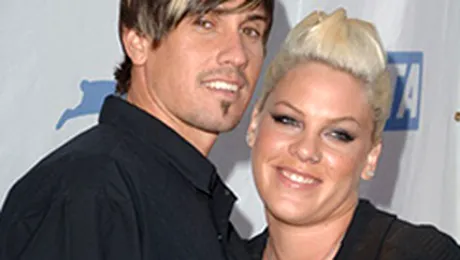 Pink divorteaza din prea multa dragoste si respect
