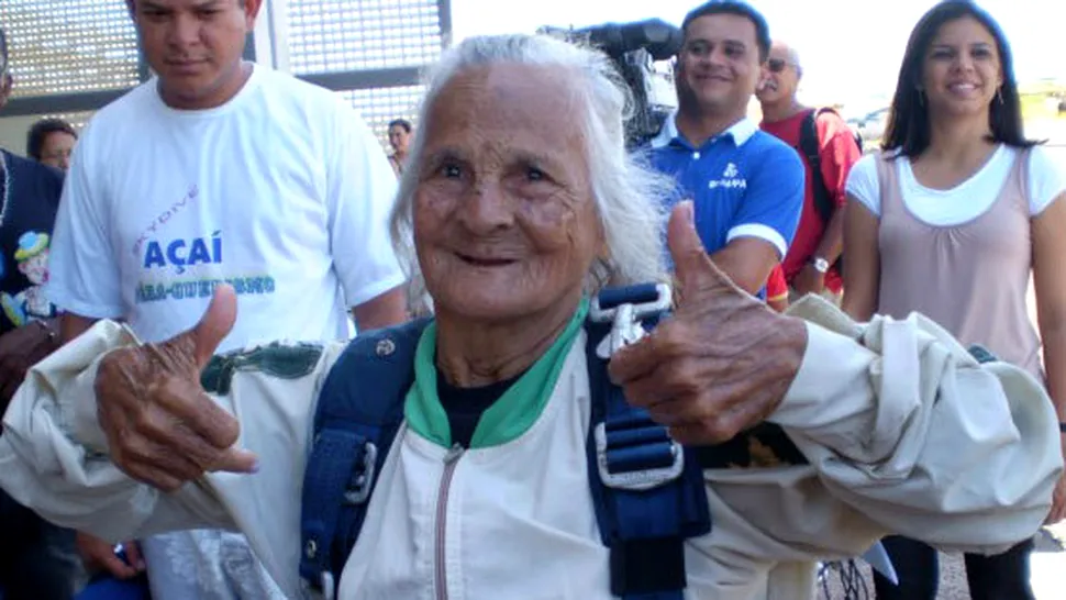 Femeia de 103 ani care face skydiving