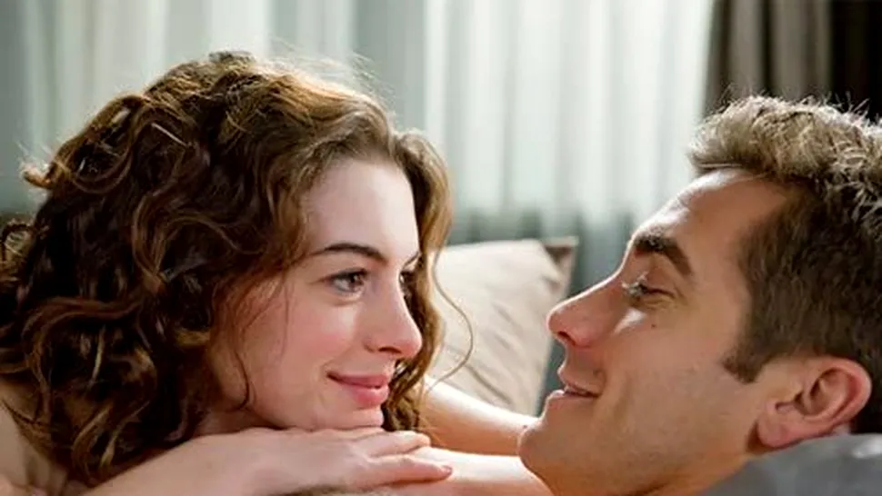 Anne Hathaway si Jake Gyllenhaal au pozat dezbracati