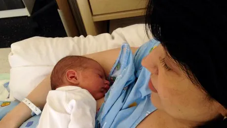 Primele poze cu copilul! Ce băieţel simpatic are Raluca Arvat!